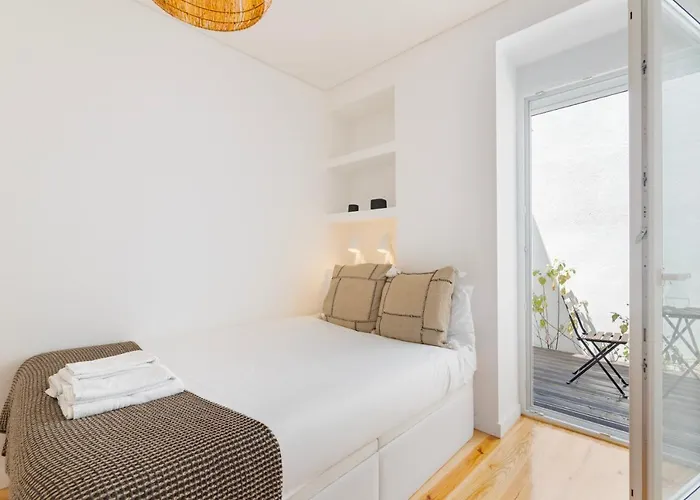 Your Dream Stay: Modern Amenities, Historic Charm * Lissabon