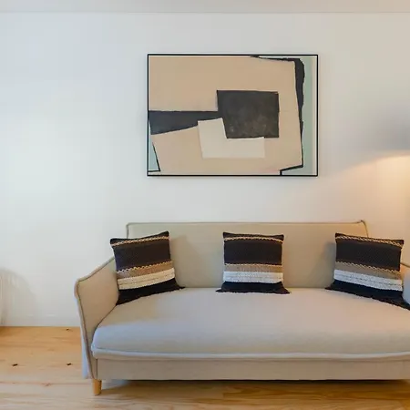 Your Dream Stay: Modern Amenities, Historic Charm Appartement