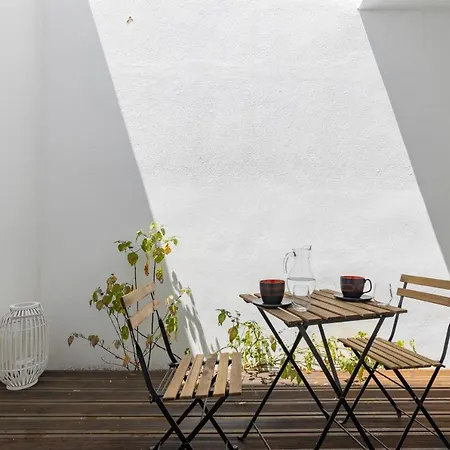 Apartment Your Dream Stay: Modern Amenities, Historic Charm Lisbon