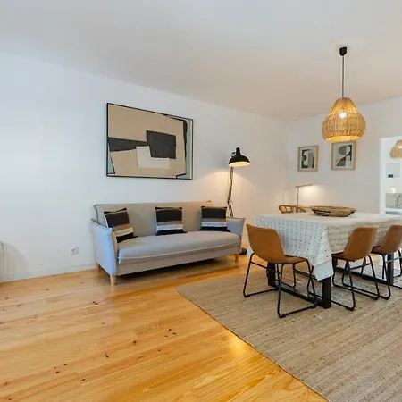 Apartment Your Dream Stay: Modern Amenities, Historic Charm Lisbon