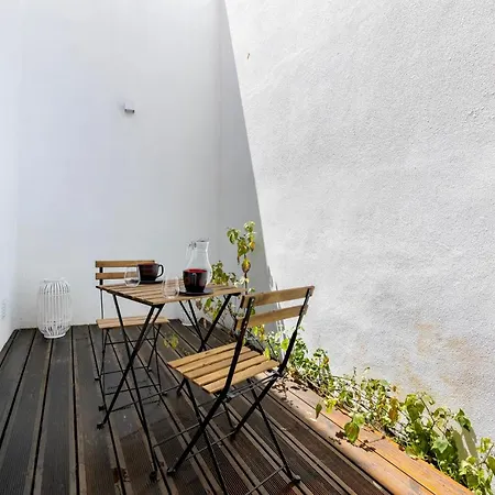 Your Dream Stay: Modern Amenities, Historic Charm * Lisbon