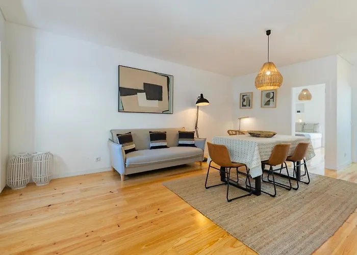 Апартаменты Your Dream Stay: Modern Amenities, Historic Charm Лиссабон