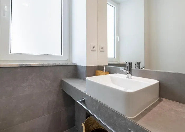 Your Dream Stay: Modern Amenities, Historic Charm * Лиссабон