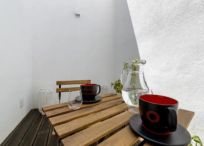 Your Dream Stay: Modern Amenities, Historic Charm Лиссабон