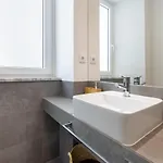 Your Dream Stay: Modern Amenities, Historic Charm * Lisboa